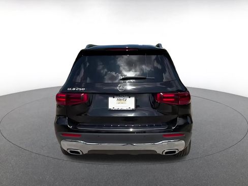 Used 2025 Mercedes-Benz GLB 250 image 12