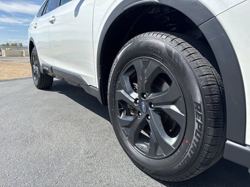 Used 2022 Subaru Outback Onyx Edition XT AWD/4WD image 7