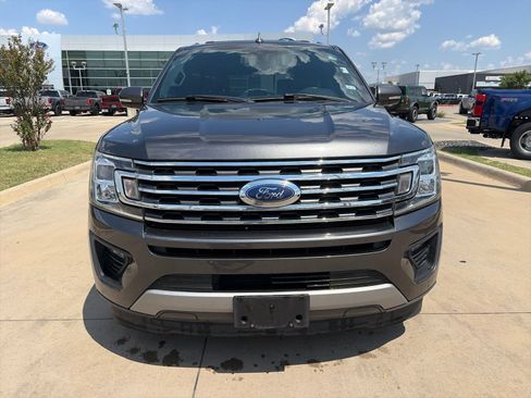 Used 2020 Ford Expedition XLT w/ Equipment Group 202A RWD image 2