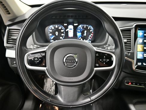 Used 2021 Volvo XC90 T5 Momentum w/ Climate Package AWD/4WD image 7