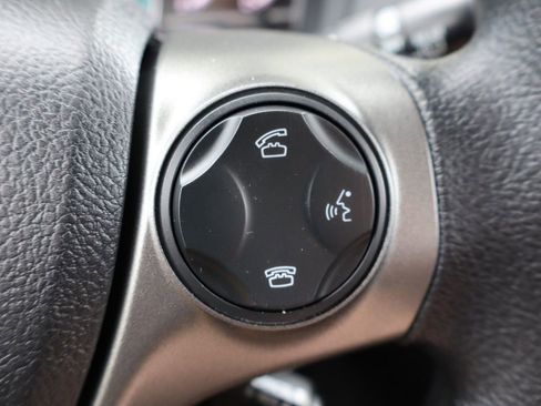 Used 2015 Toyota Venza LE image 30