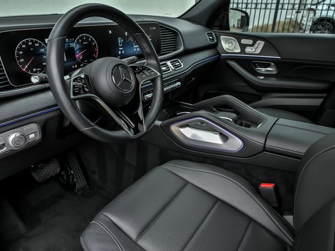 Used 2024 Mercedes-Benz GLE 350 4MATIC w/ AMG Line Exterior image 26