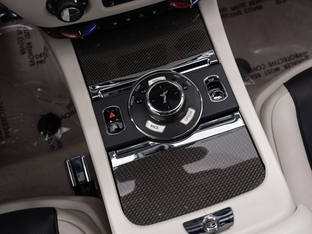 Certified 2018 Rolls-Royce Dawn RWD image 39