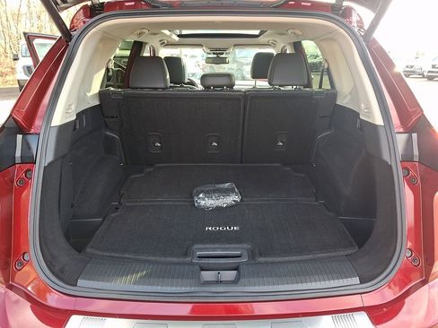 Certified 2024 Nissan Rogue Platinum image 28