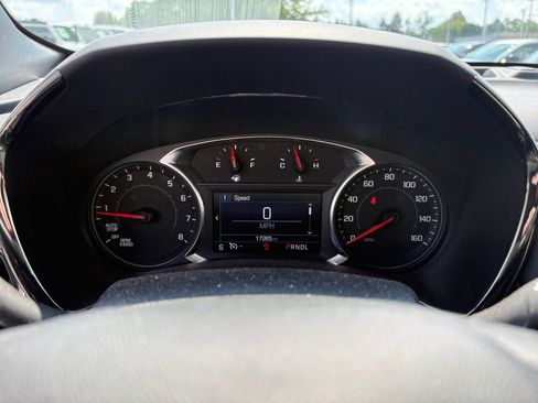Used 2022 Chevrolet Equinox RS w/ LPO, Floor Liner Package FWD image 16