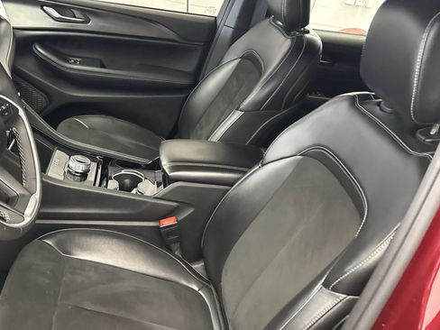 Used 2023 Jeep Grand Cherokee L Laredo image 11