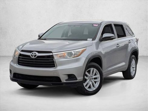 Used 2016 Toyota Highlander LE image 1