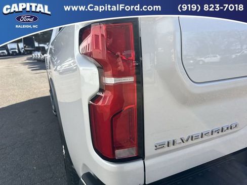 Used 2024 Chevrolet Silverado 2500 LTZ w/ LTZ Convenience Package image 15