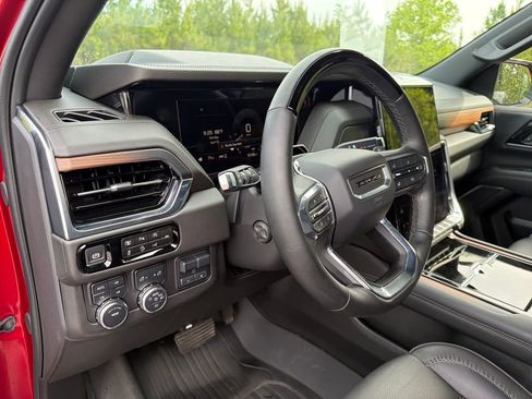 Used 2025 GMC Yukon Denali w/ Denali Reserve Package AWD/4WD image 17