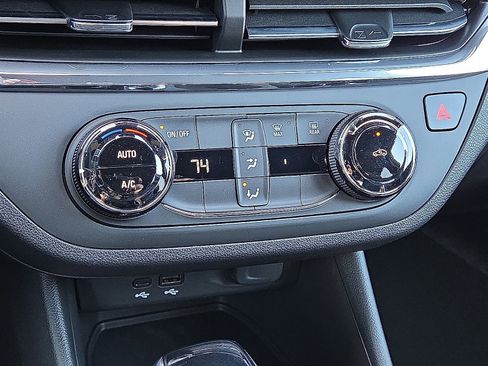 New 2026 Buick Envista Preferred image 18