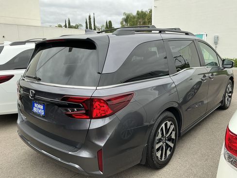 Used 2026 Honda Odyssey EX-L image 4