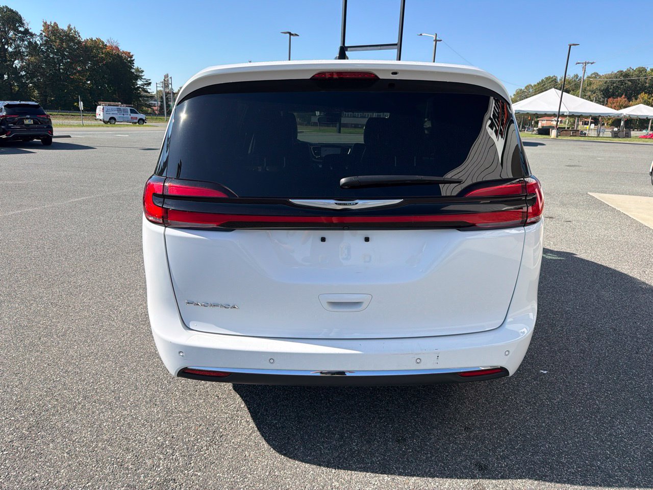 Used 2025 Chrysler Pacifica Select FWD image 8