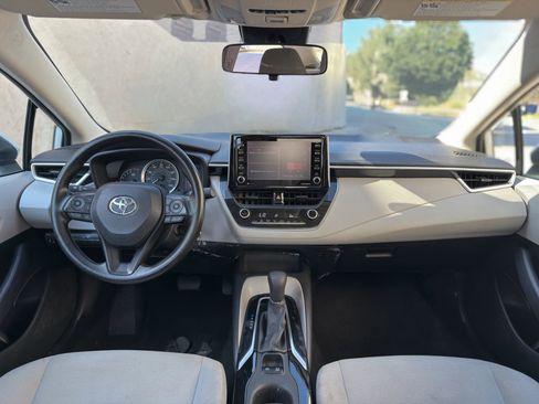 Used 2021 Toyota Corolla LE image 10