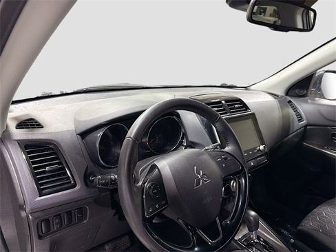 Used 2021 Mitsubishi Outlander Sport SE image 11