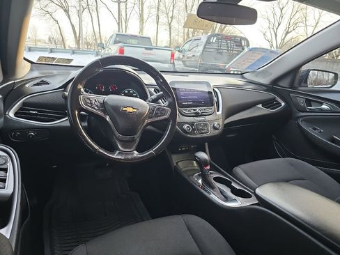 Used 2021 Chevrolet Malibu RS FWD image 21