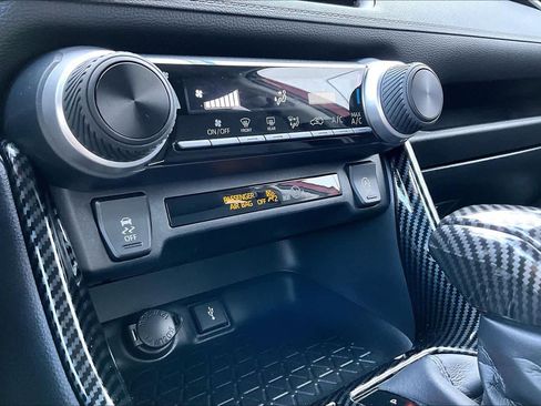 Used 2022 Toyota RAV4 LE image 31