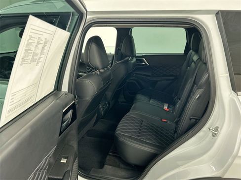 Used 2022 Mitsubishi Outlander SEL image 20