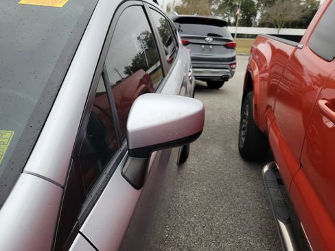 Used 2019 Subaru Crosstrek 2.0i Premium w/ Moonroof Package image 24