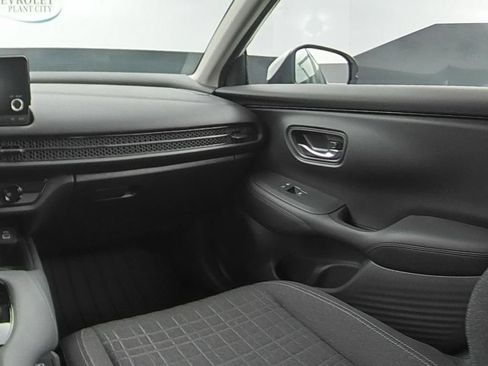 Used 2025 Honda HR-V LX image 15