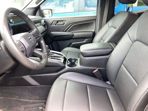 Used 2023 Chevrolet Colorado Trail Boss w/ Advanced Trailering Package AWD/4WD image 3
