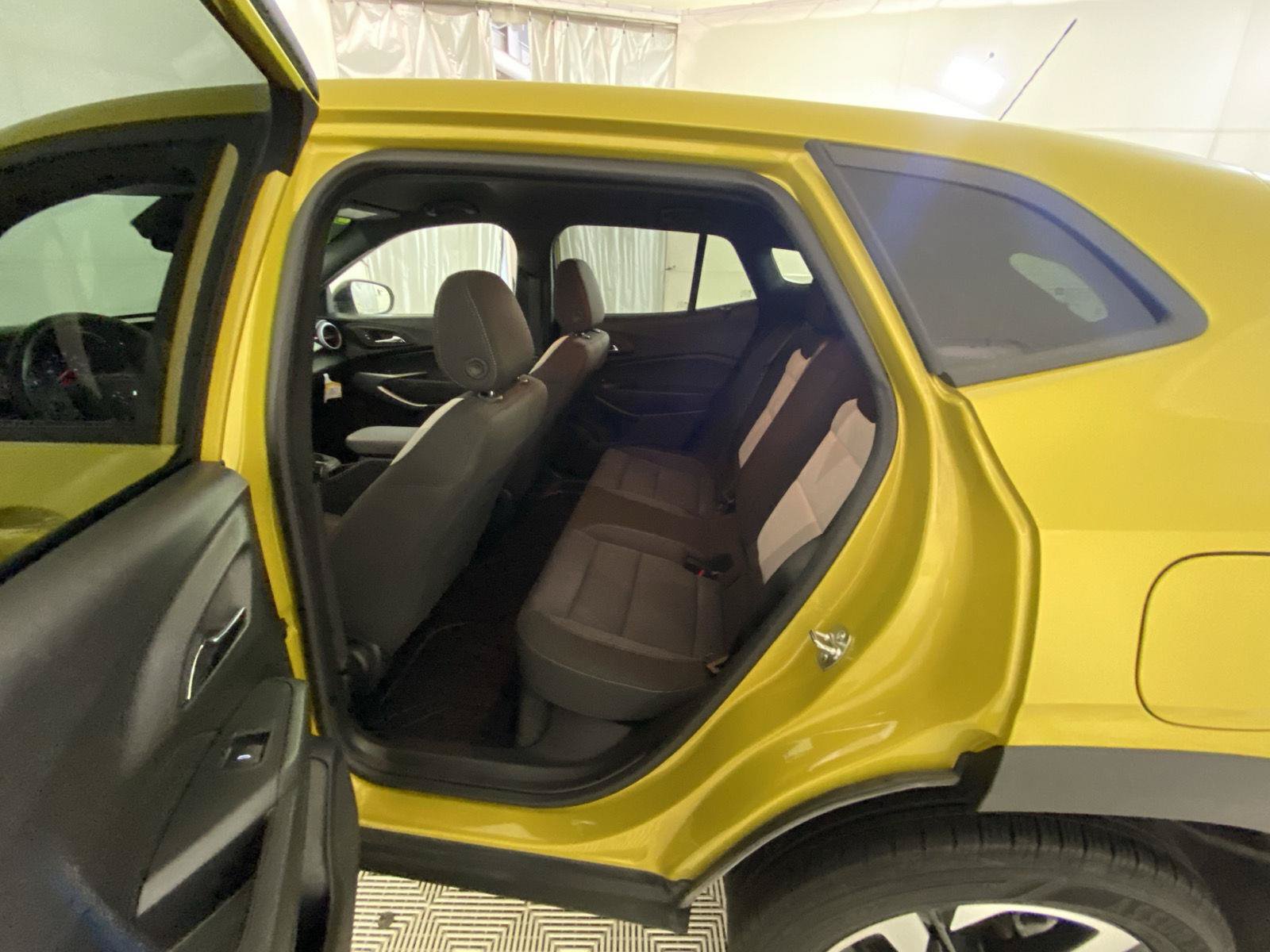 Certified 2024 Chevrolet Trax RS w/ Driver Confidence Package FWD image 26