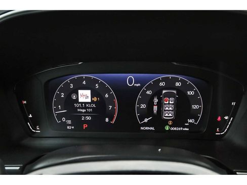Used 2025 Honda Pilot Elite image 15