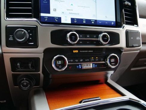 Used 2022 Ford F250 King Ranch w/ King Ranch Ultimate Package AWD/4WD image 17