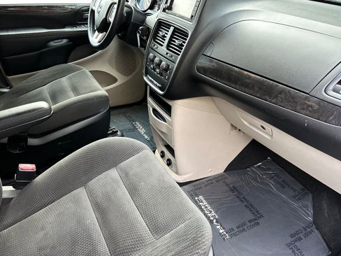 Used 2017 Dodge Grand Caravan SE w/ Power Window Group image 18