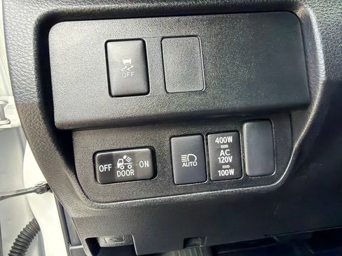 Used 2023 Toyota Tacoma TRD Sport AWD/4WD image 18