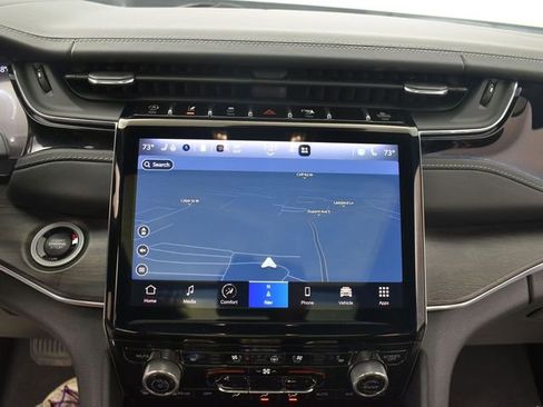 Used 2023 Jeep Grand Cherokee L Overland image 12