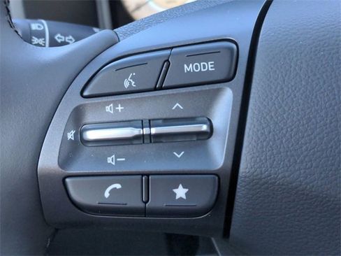 Used 2022 Hyundai Kona Limited w/ Winter Weather Package image 24