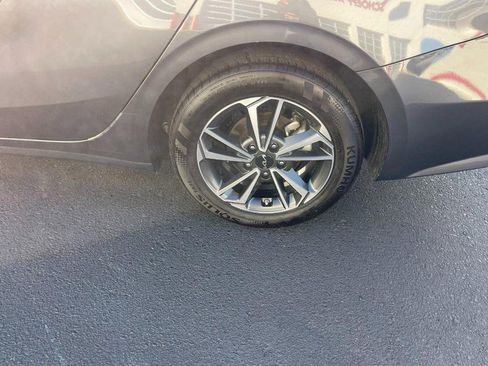 Used 2024 Kia Forte LXS w/ LXS Technology Package image 5