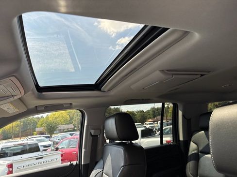 Certified 2020 Chevrolet Suburban Premier w/ Premier 6.2L Value Package image 15