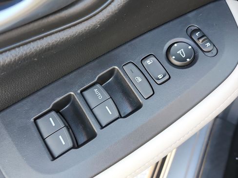 Certified 2023 Honda HR-V LX image 27