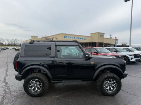 Used 2024 Ford Bronco Badlands image 17