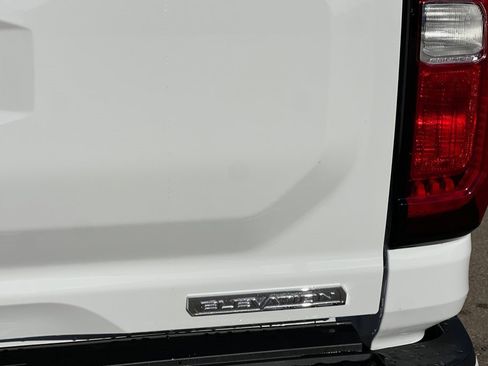 New 2025 GMC Canyon Elevation w/ Convenience Package image 21