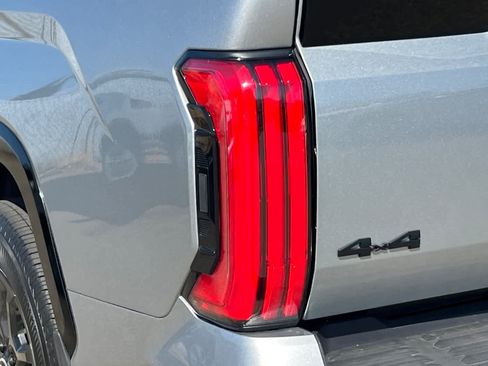 Used 2024 Toyota Tundra Platinum AWD/4WD image 23