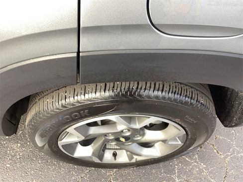 Used 2024 Chevrolet Trax LT w/ LT Convenience Package image 23