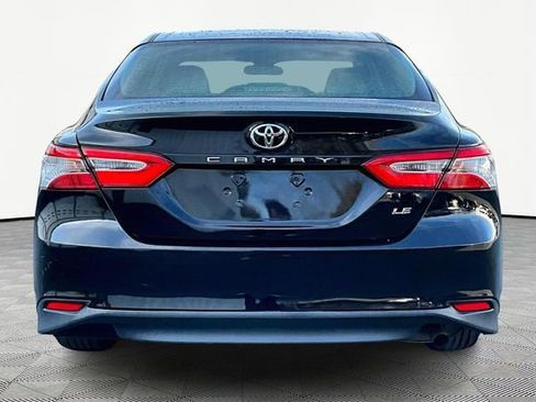 Used 2018 Toyota Camry LE image 6