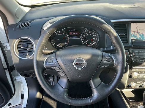 Certified 2020 Nissan Pathfinder SL image 14