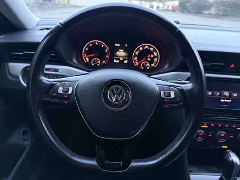 Used 2020 Volkswagen Passat 2.0T SE image 27