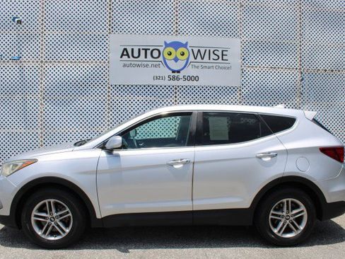 Used 2017 Hyundai Santa Fe Sport FWD image 4