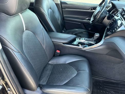 Used 2019 Toyota Camry XSE image 16