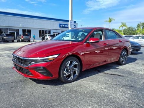 New 2025 Hyundai Elantra Limited image 3
