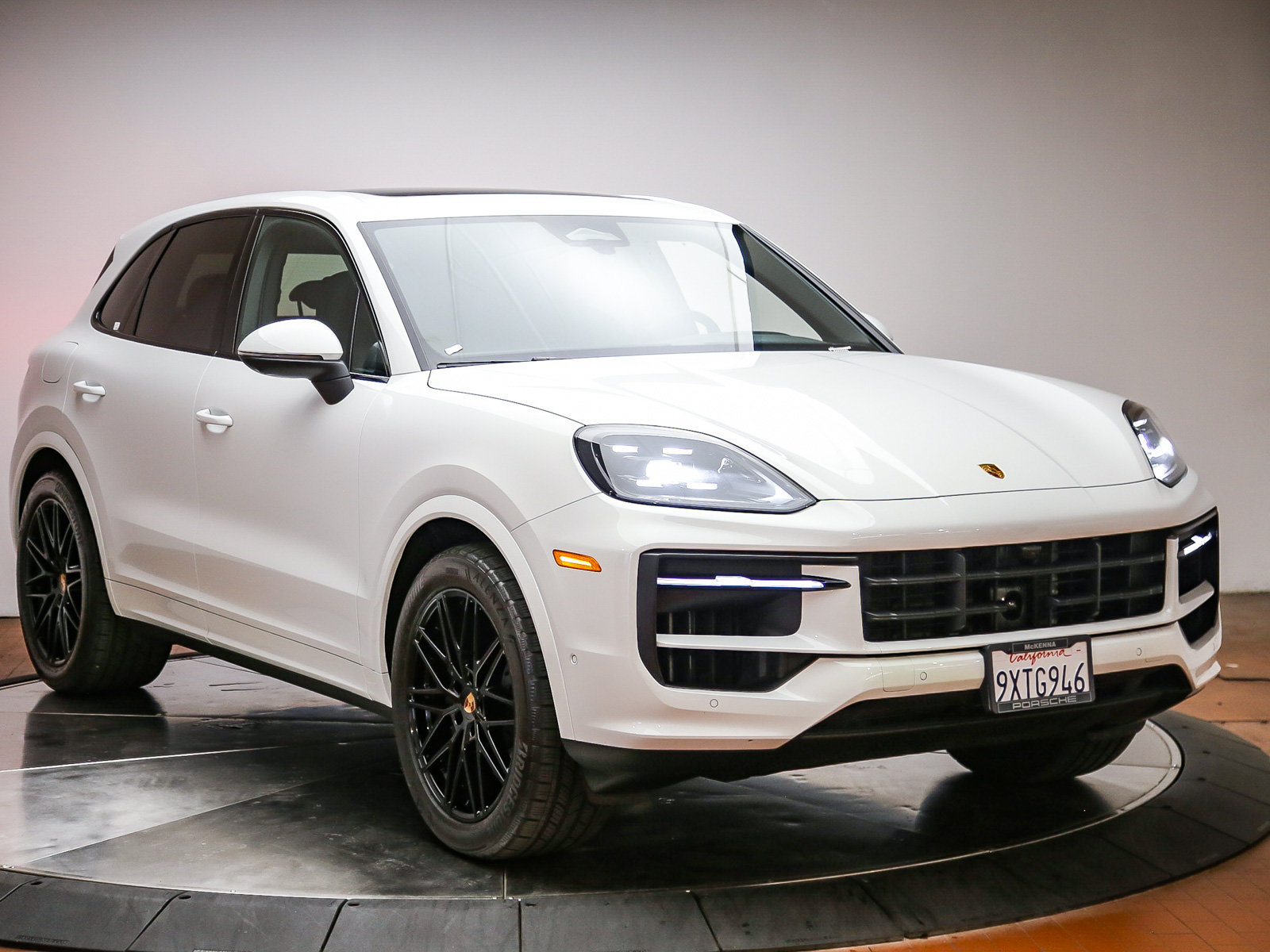Certified 2026 Porsche Cayenne AWD/4WD image 9
