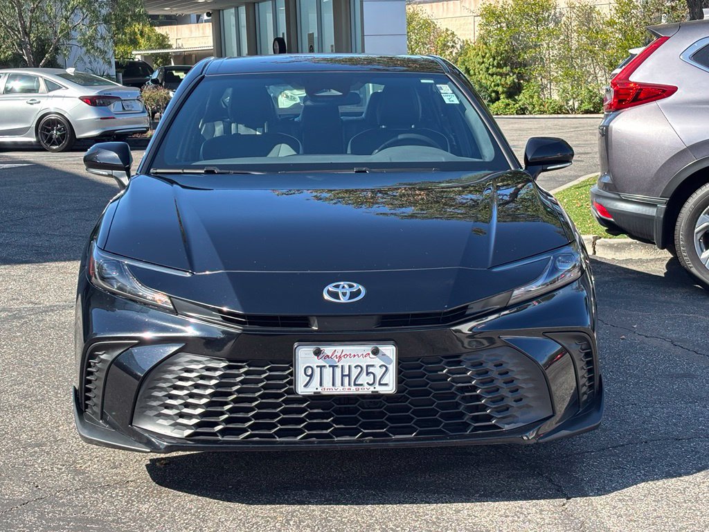 Used 2025 Toyota Camry SE FWD image 9