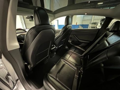 Used 2022 Tesla Model Y Long Range AWD/4WD image 15