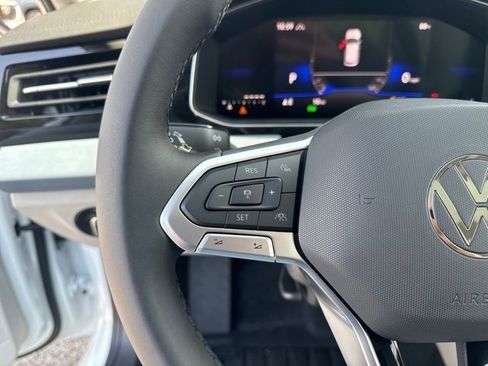 Certified 2025 Volkswagen Jetta SE image 15