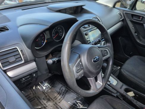 Used 2018 Subaru Forester 2.5i Premium w/ All-Weather Package image 10