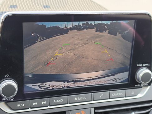 Used 2025 Nissan Altima 2.5 SV FWD image 21